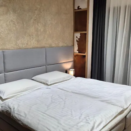 Dvosjed B 10 * יהורינה